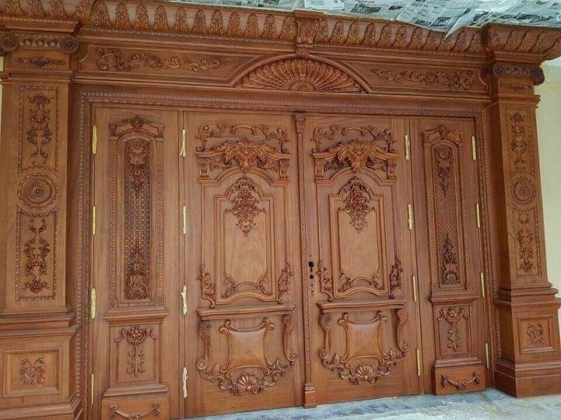 Công đoạn Trà Cửa gỗ tại Xưởng Mộc Thạch Thất
